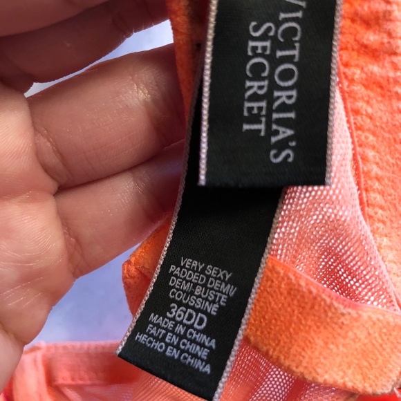 Like New Very Sexy Demi Bra - Picture 3 of 3